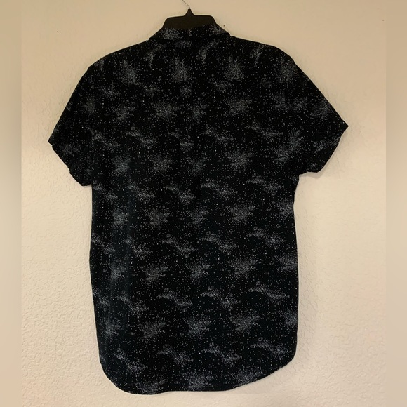 Kenneth Cole button up shirt. - Picture 2 of 3